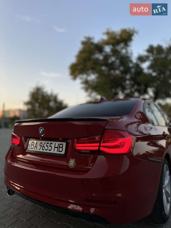 Седан BMW 3 Series 2015 в Кропивницком