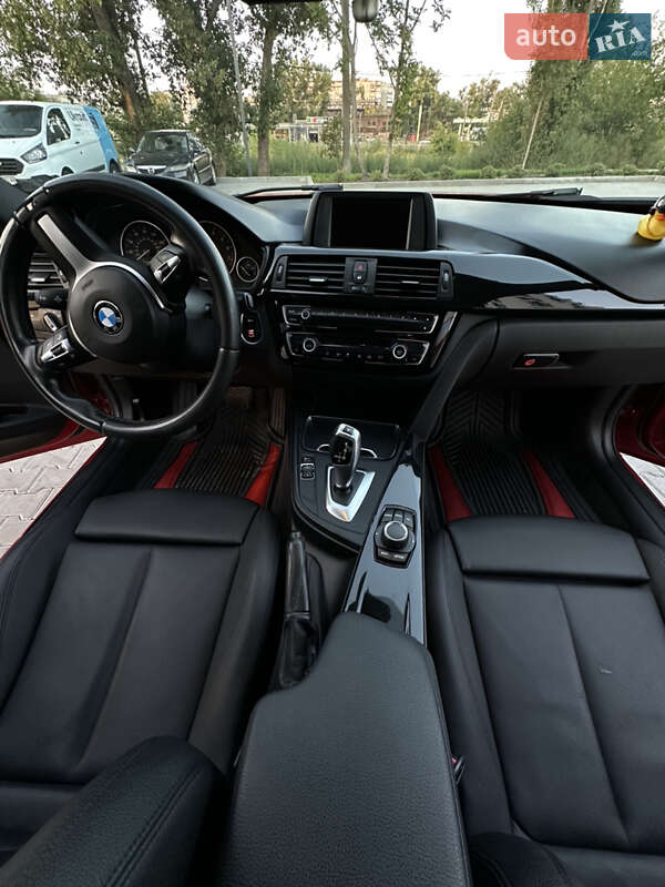 Седан BMW 3 Series 2015 в Кропивницком