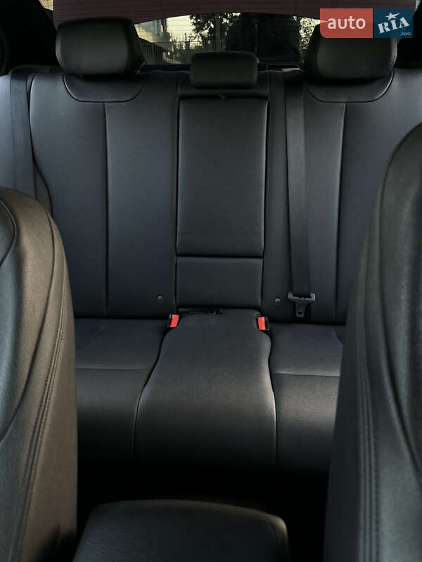 Седан BMW 3 Series 2015 в Кропивницком