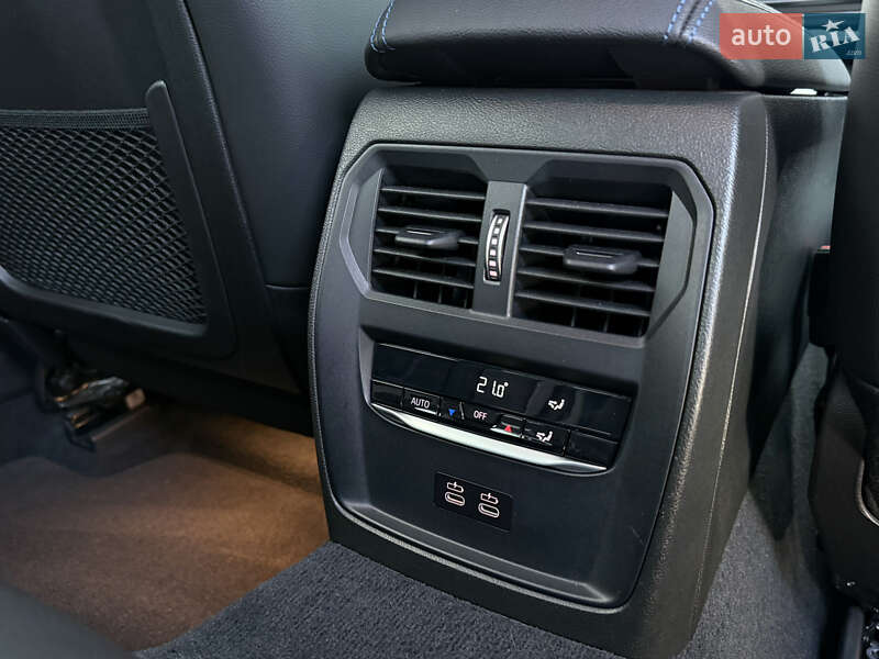 Седан BMW 3 Series 2022 в Києві