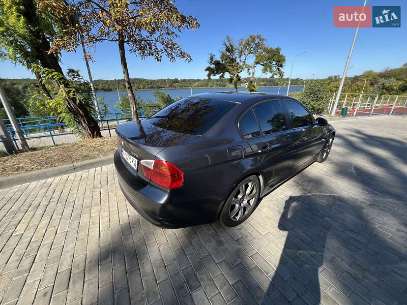 Седан BMW 3 Series 2005 в Запорожье