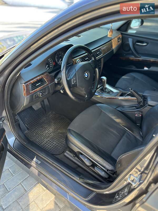 Седан BMW 3 Series 2005 в Запорожье