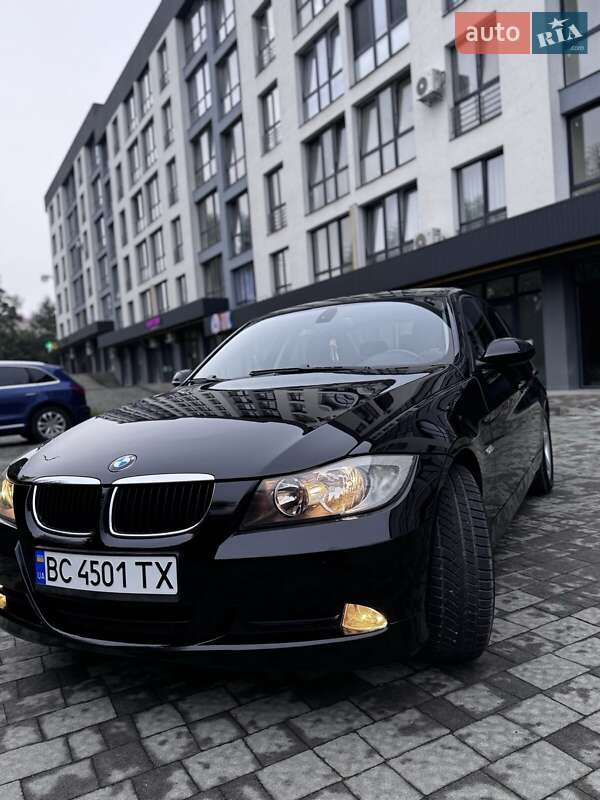 Седан BMW 3 Series 2007 в Новояворовске