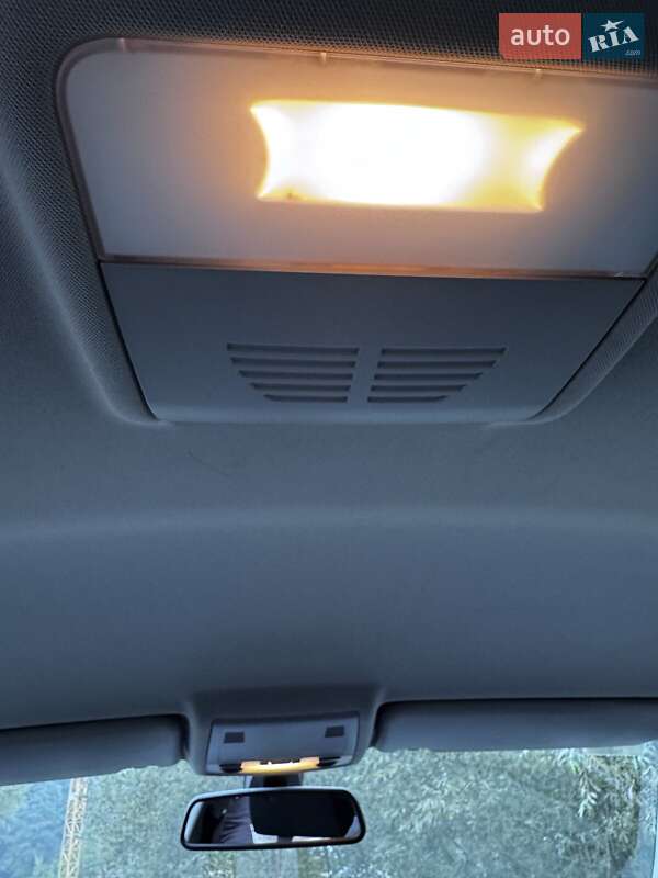 Седан BMW 3 Series 2007 в Новояворовске