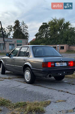 Седан BMW 3 Series 1990 в 