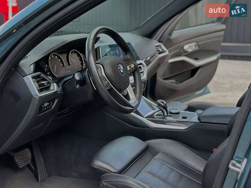 Седан BMW 3 Series 2019 в Дніпрі