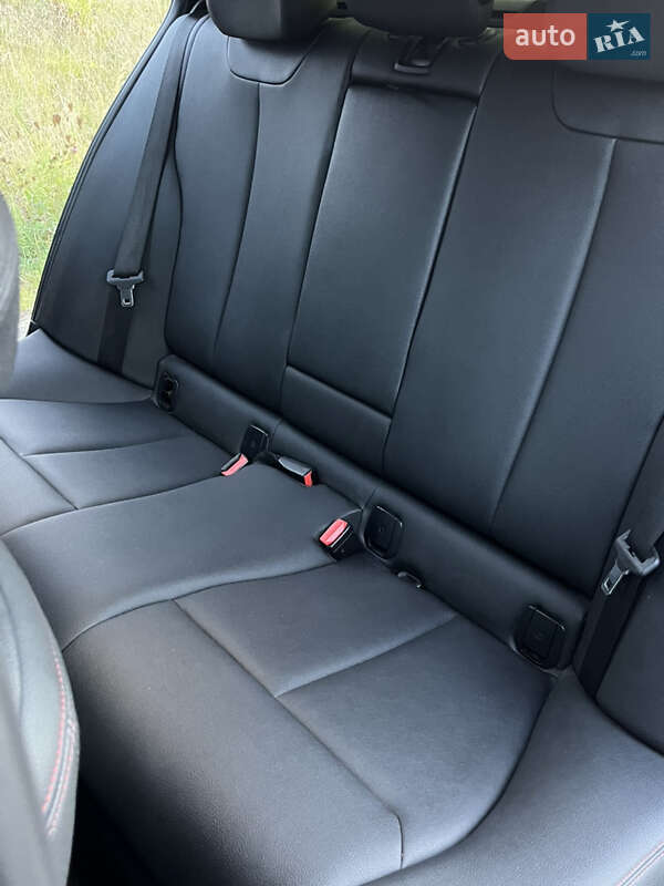 Седан BMW 3 Series 2016 в Золочеве фото 4 Седан BMW 3 Series 2016 в Золочеве