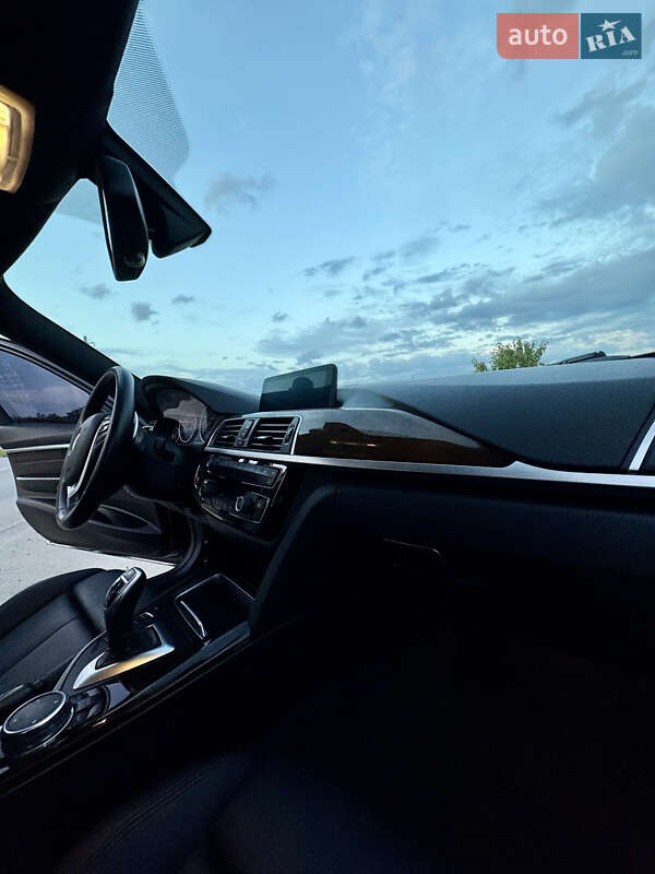 Седан BMW 3 Series 2016 в Золочеве фото 12 Седан BMW 3 Series 2016 в Золочеве