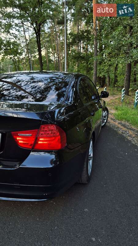 Седан BMW 3 Series 2010 в Києві