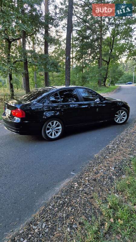 Седан BMW 3 Series 2010 в Києві