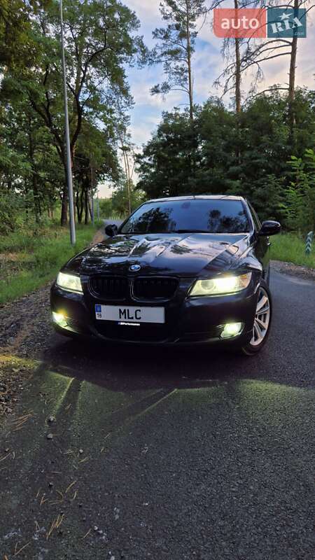 Седан BMW 3 Series 2010 в Києві