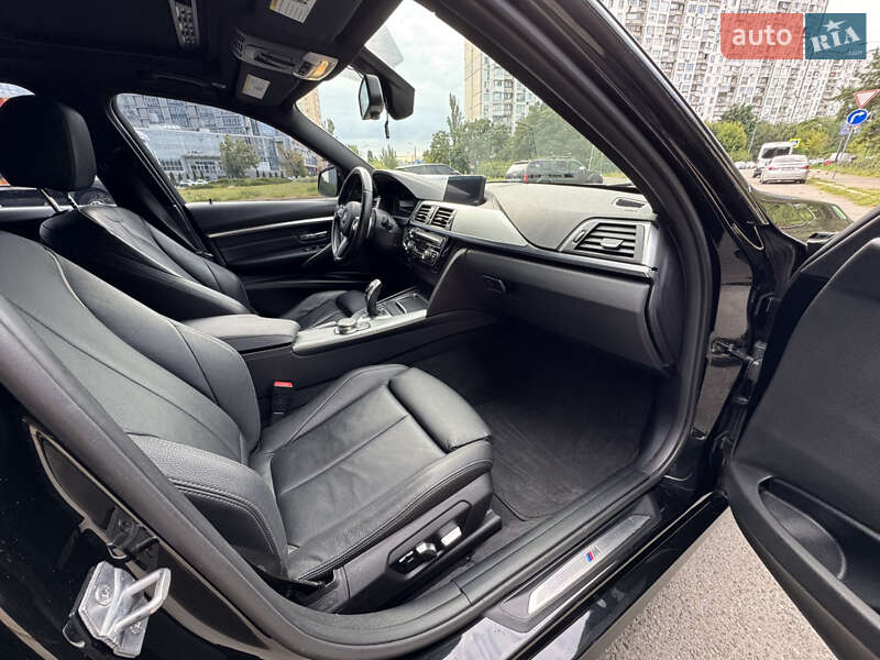 Седан BMW 3 Series 2018 в Киеве