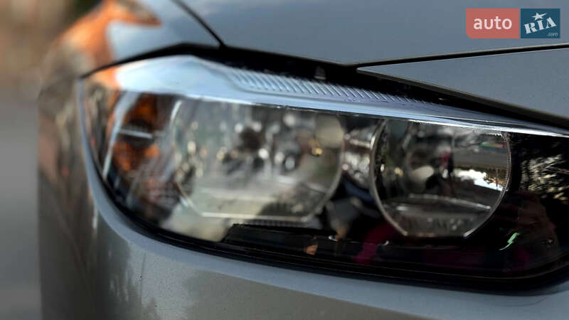 Седан BMW 3 Series 2015 в Запоріжжі