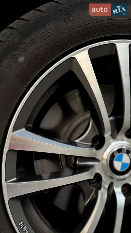 Седан BMW 3 Series 2015 в Запоріжжі