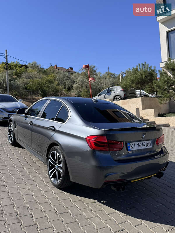 Седан BMW 3 Series 2017 в Києві