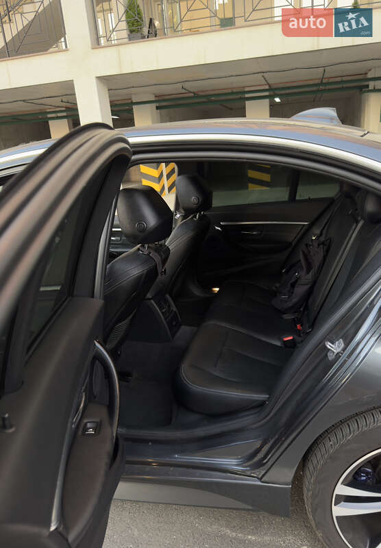 Седан BMW 3 Series 2017 в Києві