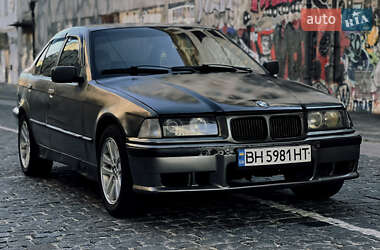 Седан BMW 3 Series 1993 в Одессе