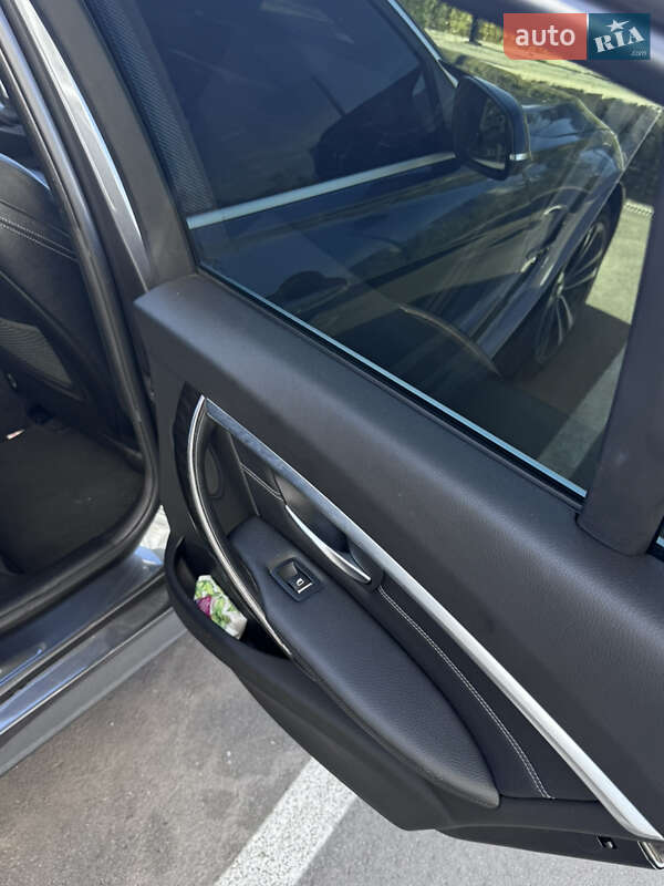 Седан BMW 3 Series 2017 в Києві