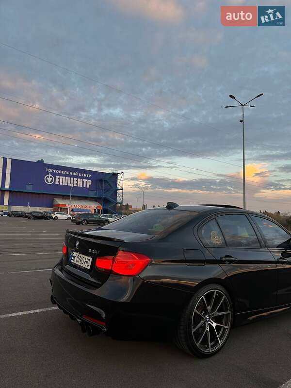 Седан BMW 3 Series 2014 в Ровно