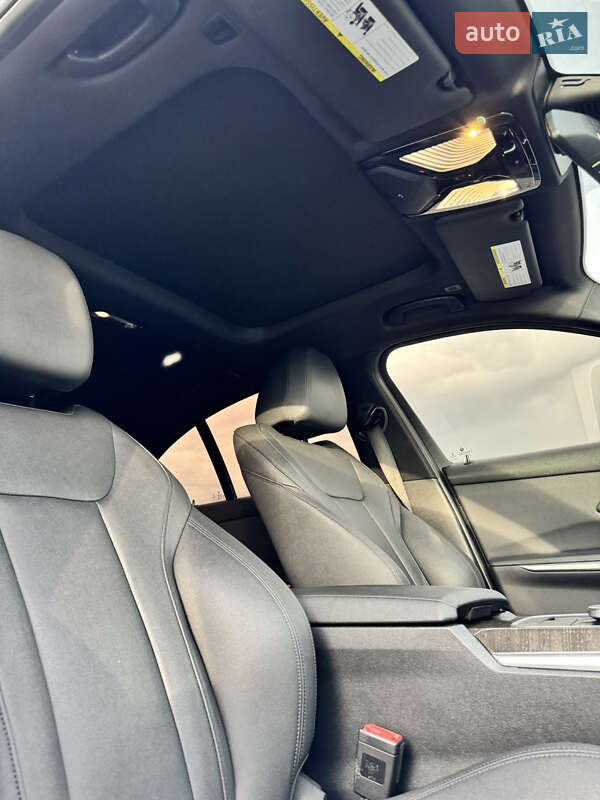 Седан BMW 3 Series 2019 в Черновцах