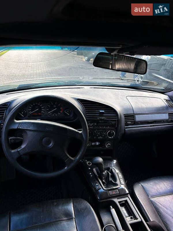 Седан BMW 3 Series 1995 в Сумах
