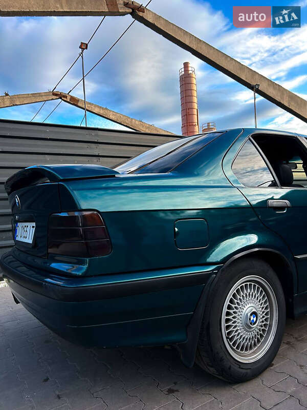 Седан BMW 3 Series 1995 в Сумах