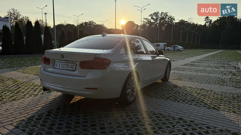Седан BMW 3 Series 2016 в Киеве