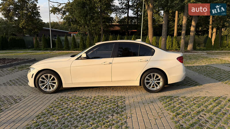 Седан BMW 3 Series 2016 в Киеве