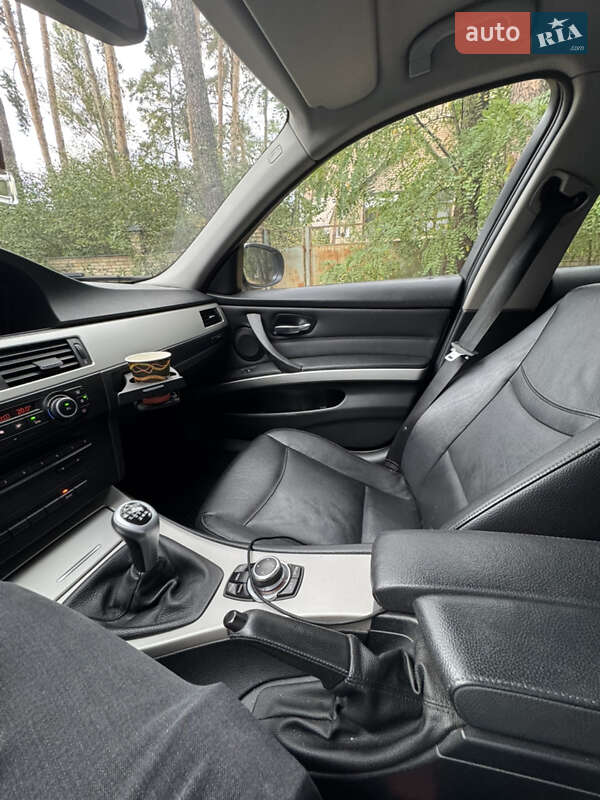 Универсал BMW 3 Series 2010 в Киеве