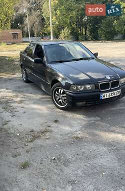 Седан BMW 3 Series 1993 в Іванкові