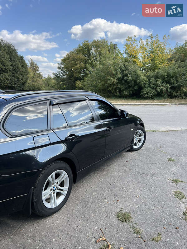 Универсал BMW 3 Series 2010 в Захарьевке