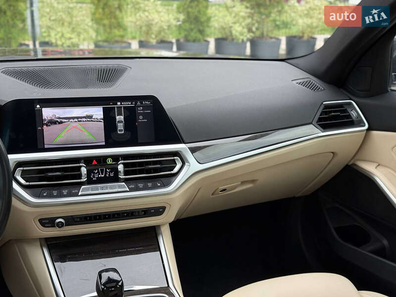 Седан BMW 3 Series 2019 в Киеве