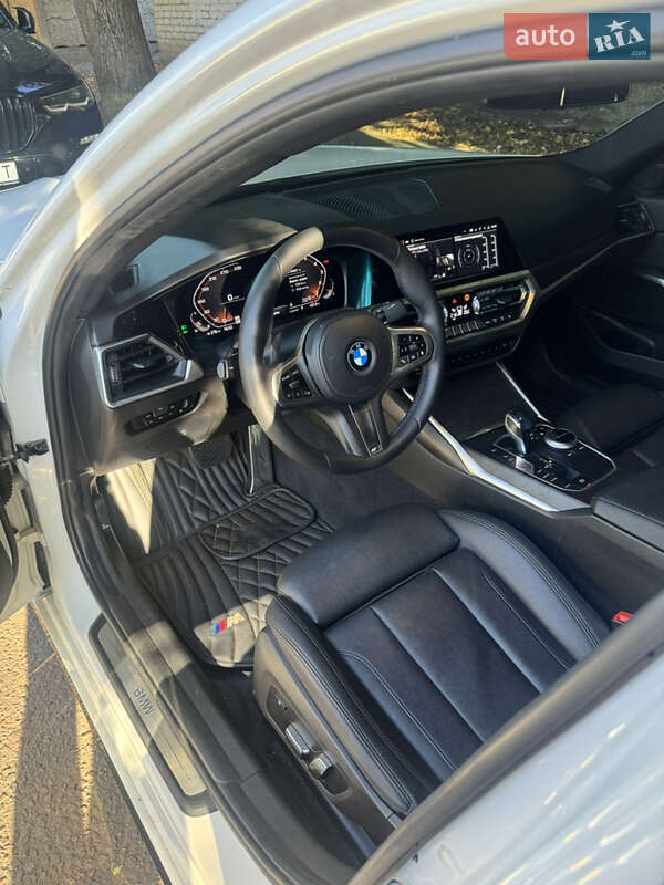 Седан BMW 3 Series 2019 в Ровно