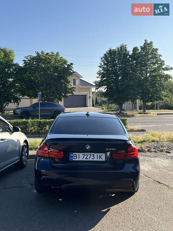 Седан BMW 3 Series 2012 в Южноукраинске