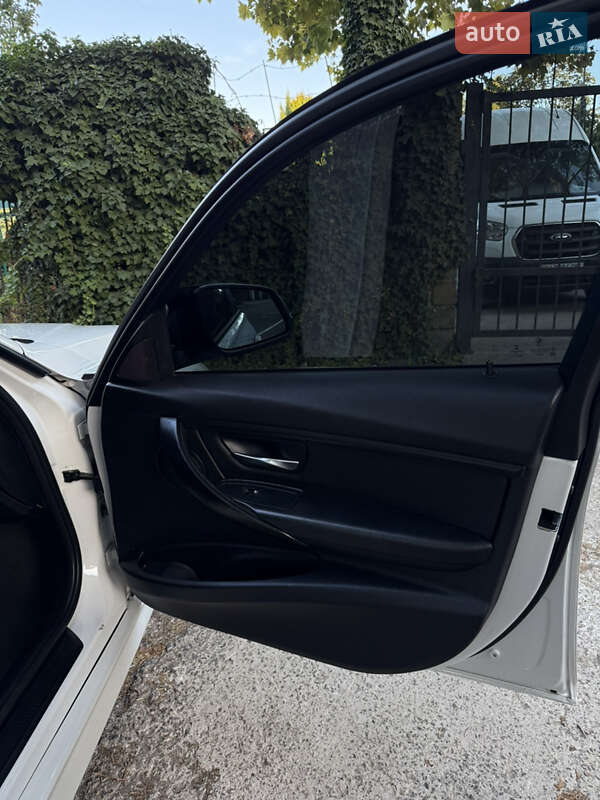 Седан BMW 3 Series 2015 в Одессе фото 14 Седан BMW 3 Series 2015 в Одессе