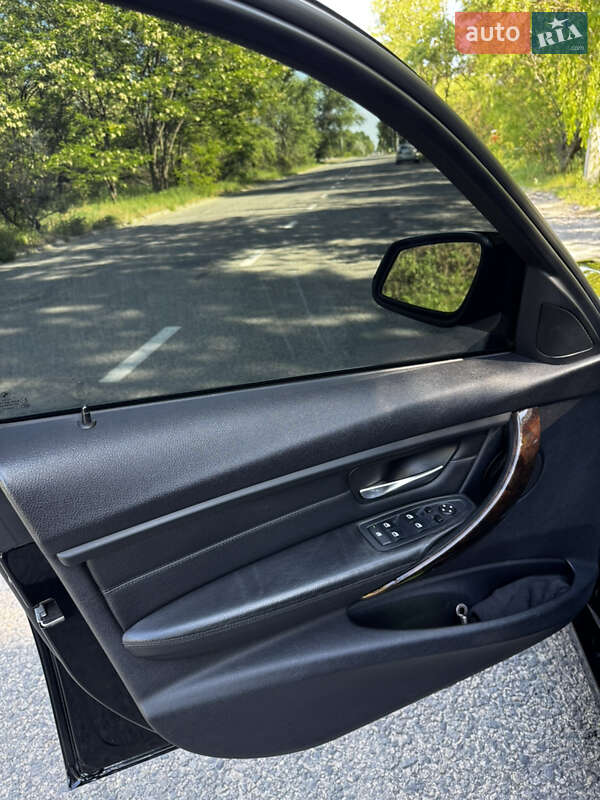 Седан BMW 3 Series 2013 в Каменском