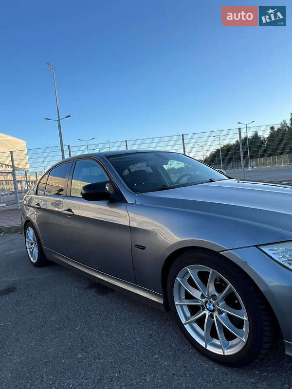 Седан BMW 3 Series 2009 в Львове фото 6 Седан BMW 3 Series 2009 в Львове