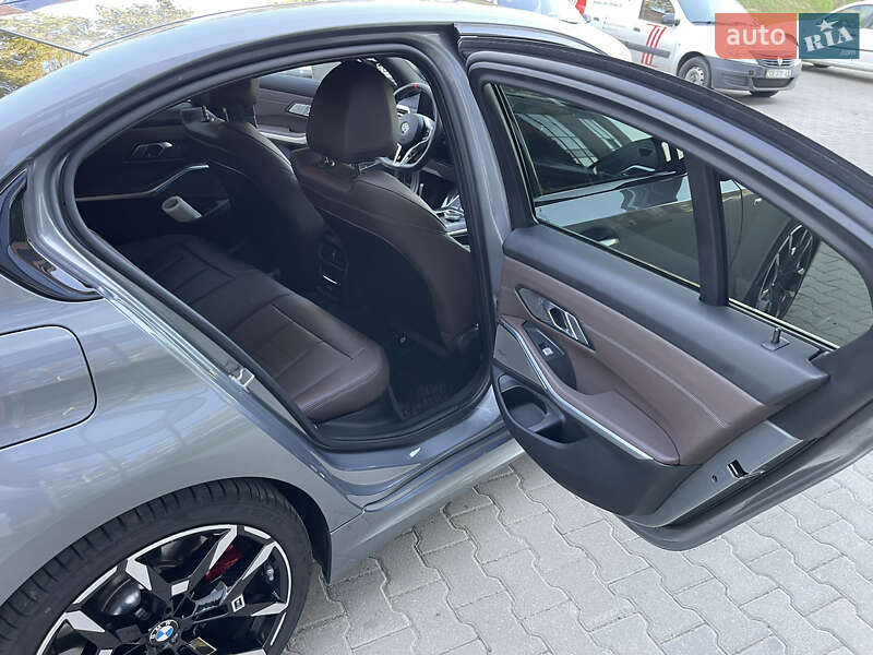 Седан BMW 3 Series 2024 в Черновцах
