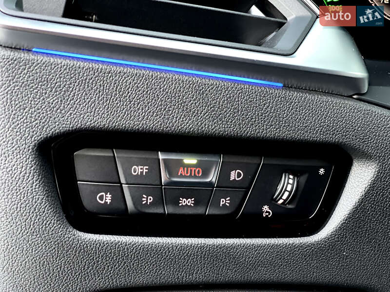 Седан BMW 3 Series 2021 в Києві