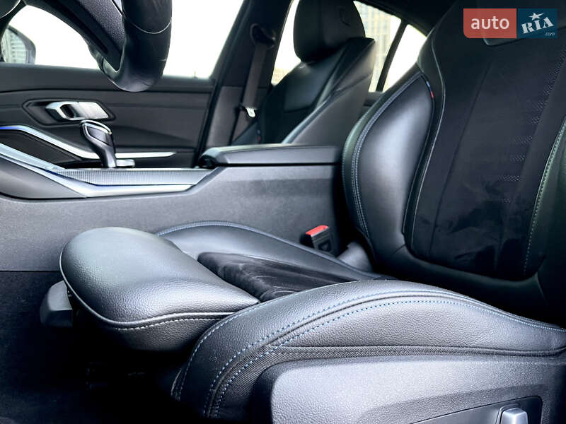 Седан BMW 3 Series 2021 в Києві