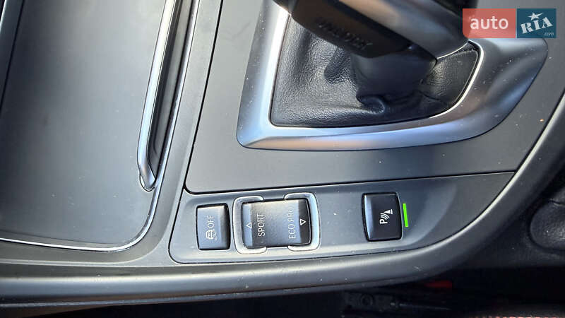 Седан BMW 3 Series 2017 в Киеве