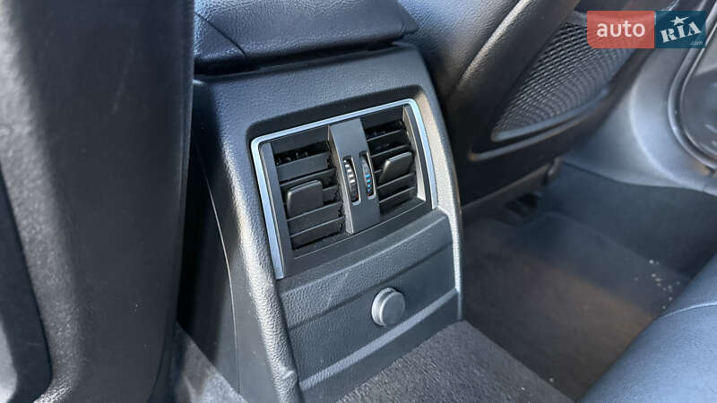 Седан BMW 3 Series 2017 в Киеве