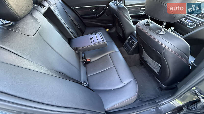 Седан BMW 3 Series 2017 в Киеве