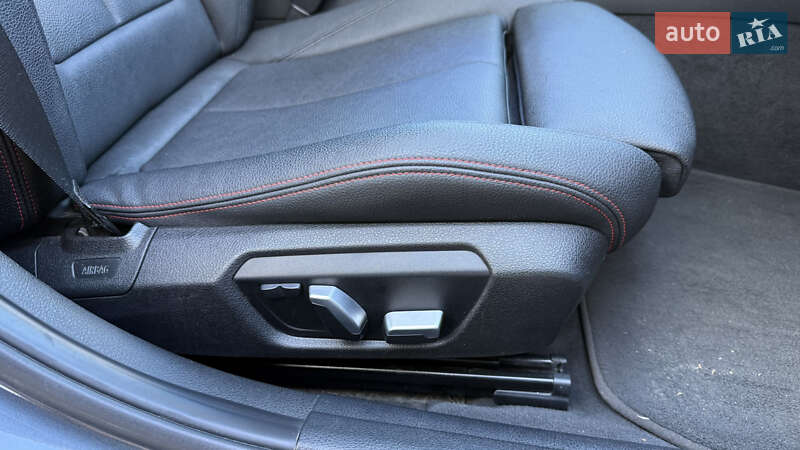 Седан BMW 3 Series 2017 в Киеве