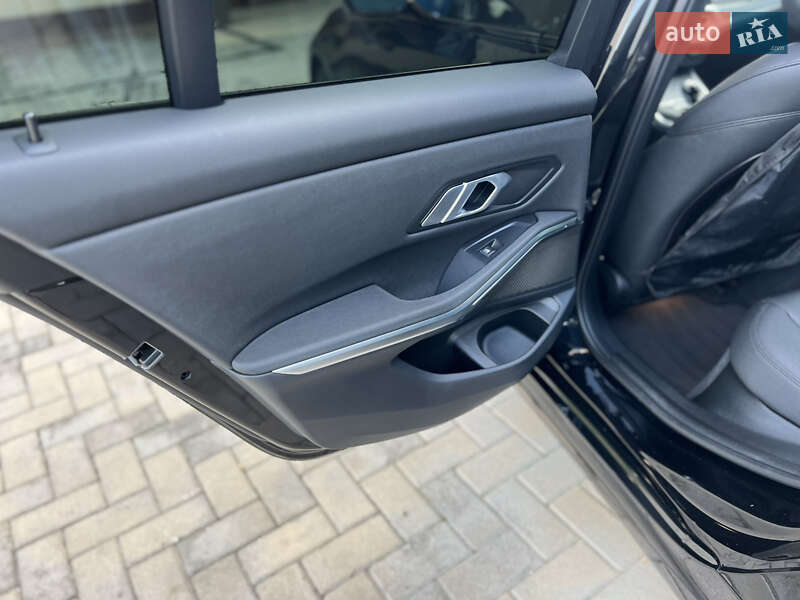 Седан BMW 3 Series 2021 в Харькове