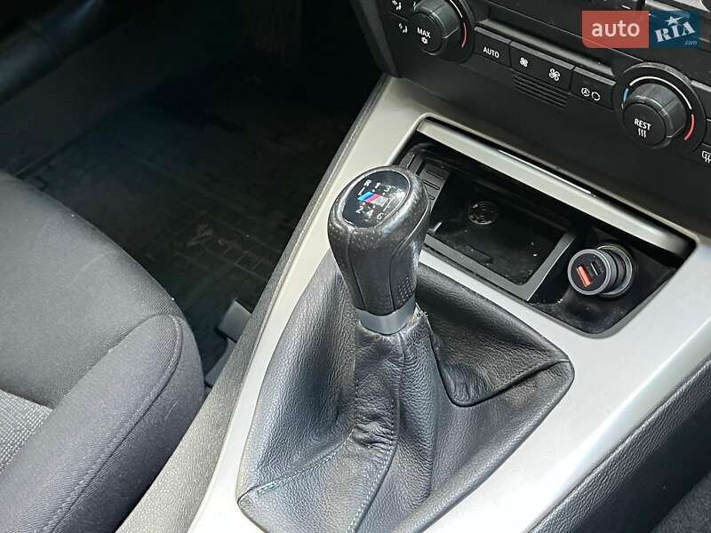 Седан BMW 3 Series 2006 в Києві