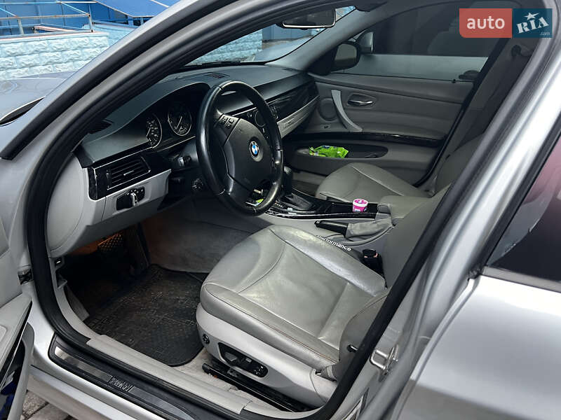 Седан BMW 3 Series 2010 в Сумах