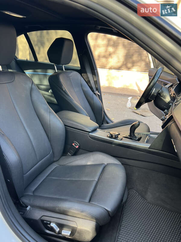 Седан BMW 3 Series 2018 в Первомайську фото 25 Седан BMW 3 Series 2018 в Первомайську