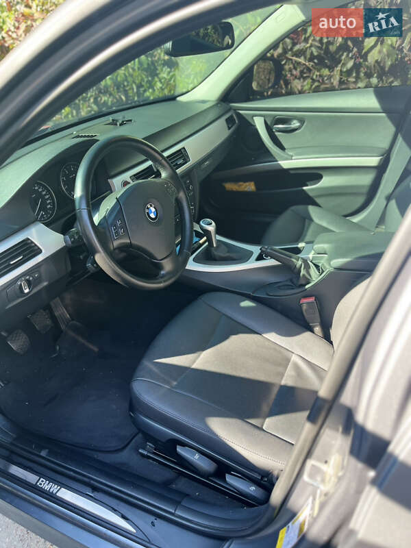Седан BMW 3 Series 2010 в Одессе фото 24 Седан BMW 3 Series 2010 в Одессе