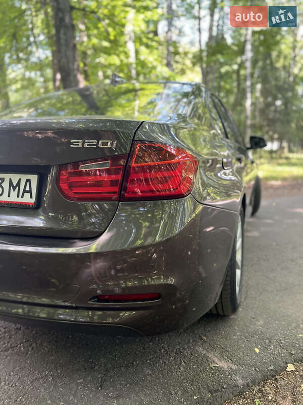 Седан BMW 3 Series 2013 в Виннице